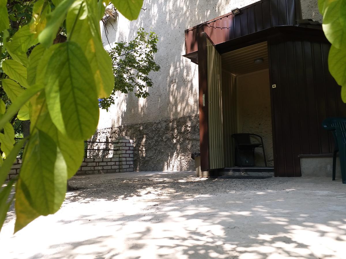 Hostel Nochka Odessa Exterior foto
